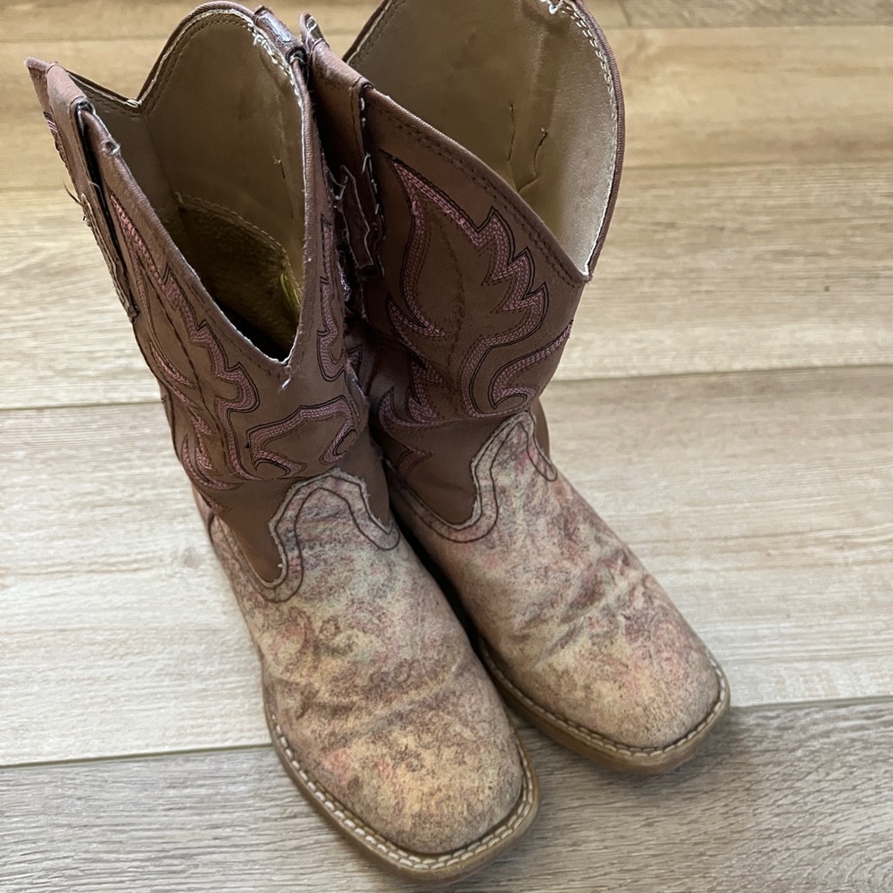 Girls Roper brand cowgirl boot size 12